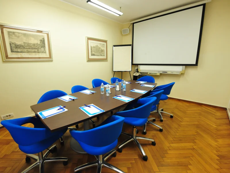 Sala B - Sala Riunione disponibile per prenotazione