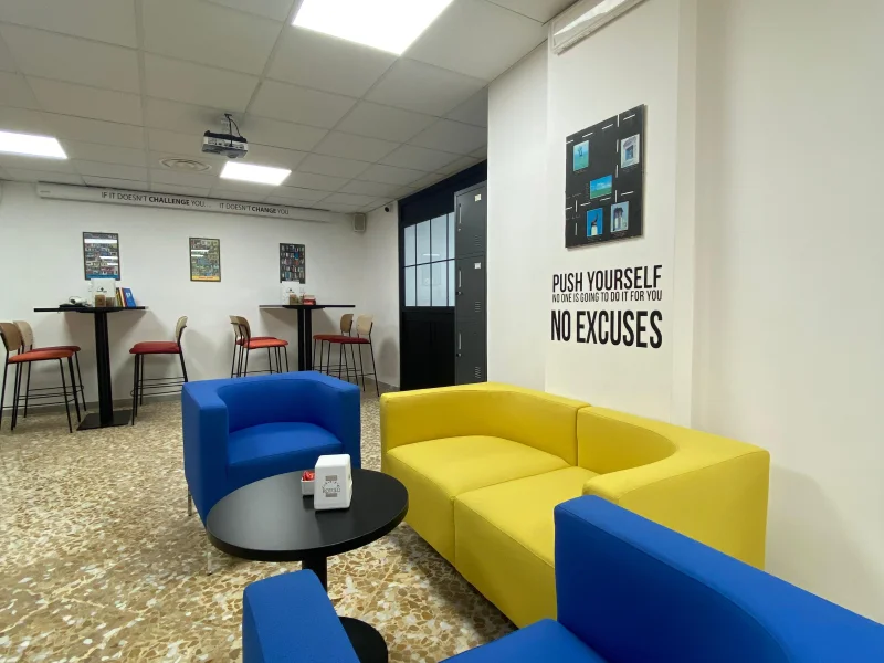 Postazioni condivise 4 - Coworking disponibile per prenotazione