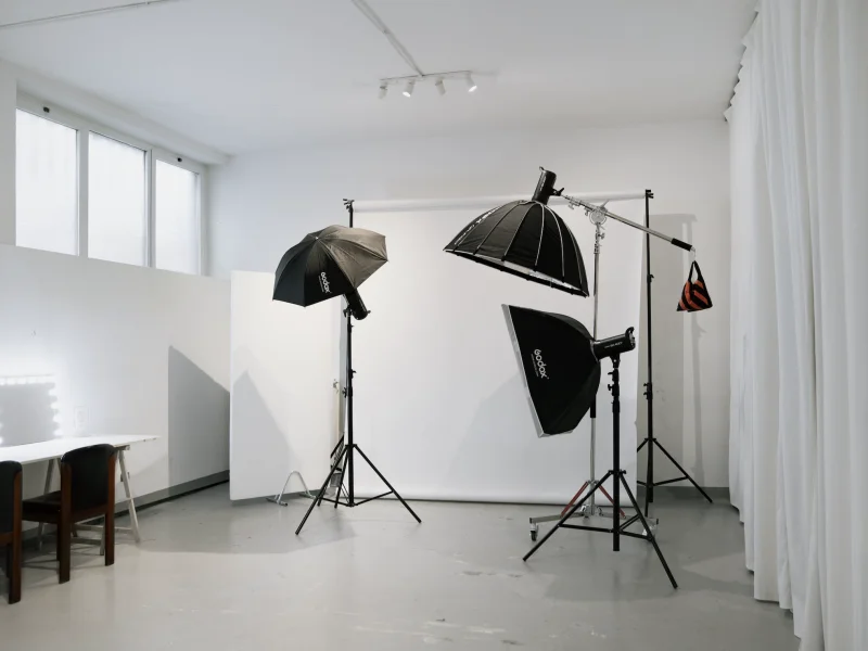 Volgari Ferraglie Spazio - Sala Pose & Produzioni disponibile per prenotazione