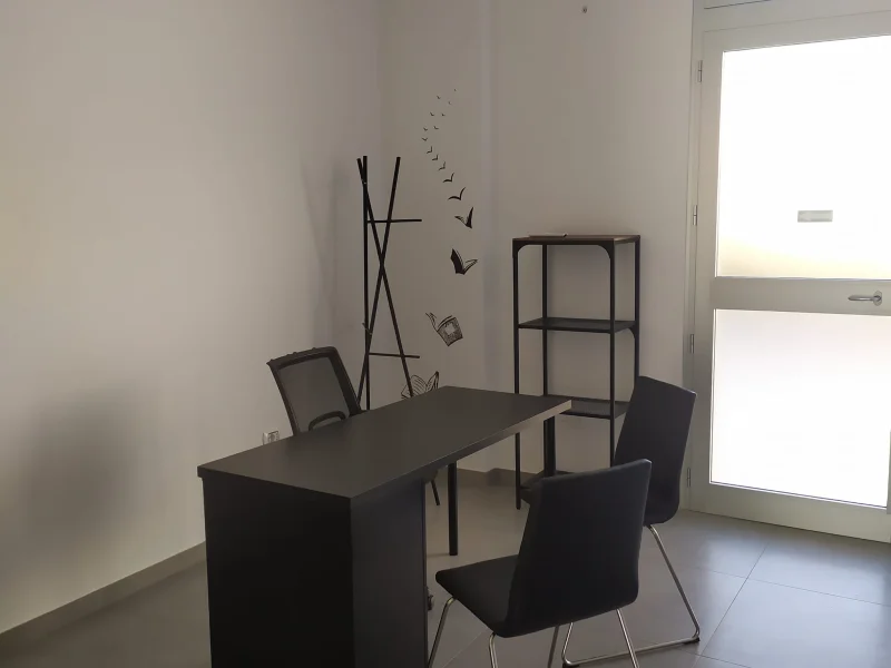 Stanza A - Uffici Privati disponibile per prenotazione