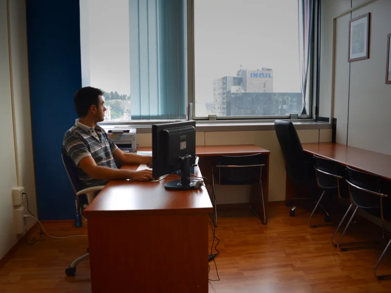 Ufficio arredato - Uffici Privati disponibile per prenotazione