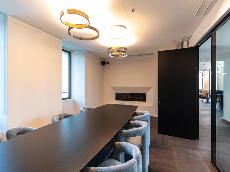 Lounge con camino “Scala” a Milano - Foto 3