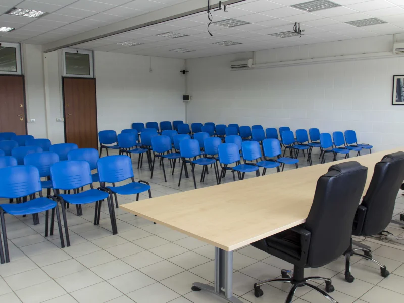 Sala conferenze 100p a sedere - Sala Conferenze disponibile per prenotazione