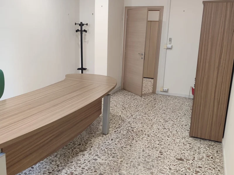 Ufficio 6 a Torre del Greco - Foto 2