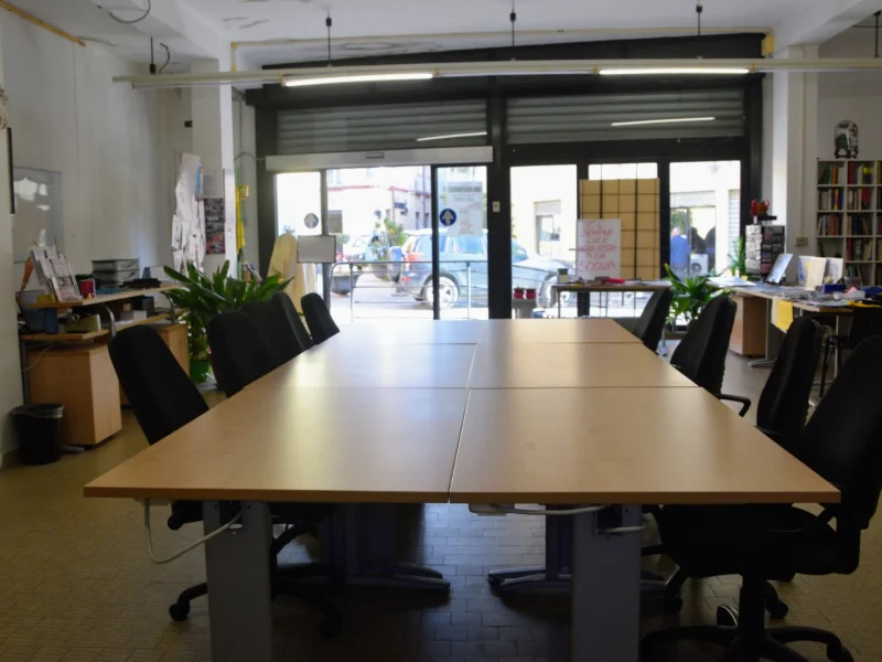 Tavolo da lavoro - Coworking disponibile per prenotazione