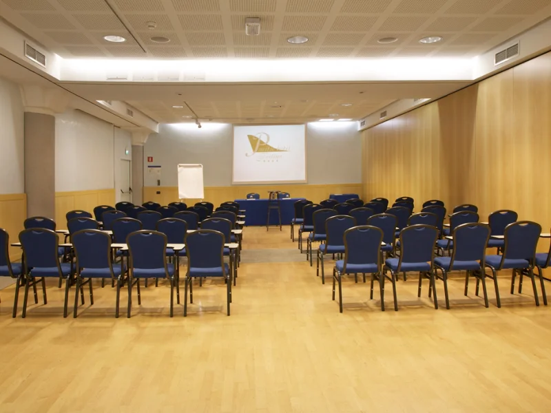 TURCHESE - Sala Conferenze disponibile per prenotazione