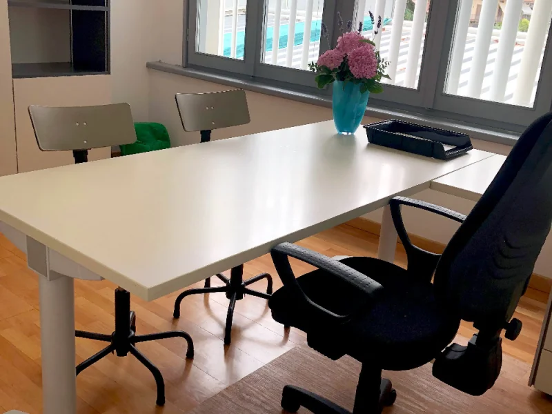 Saletta UFFICIO 6 - Uffici Privati disponibile per prenotazione