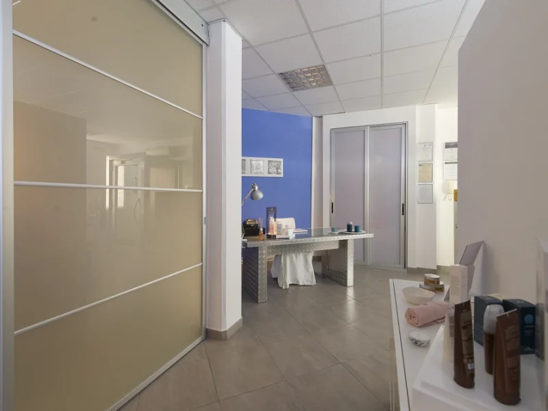 Postazione Manicure a Livorno - Foto 4