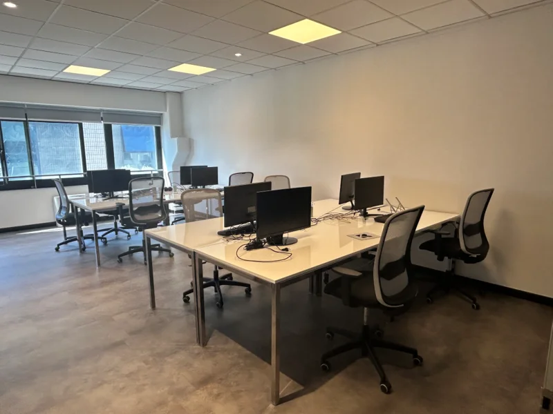 Ufficio 8 persone - Uffici Privati disponibile per prenotazione