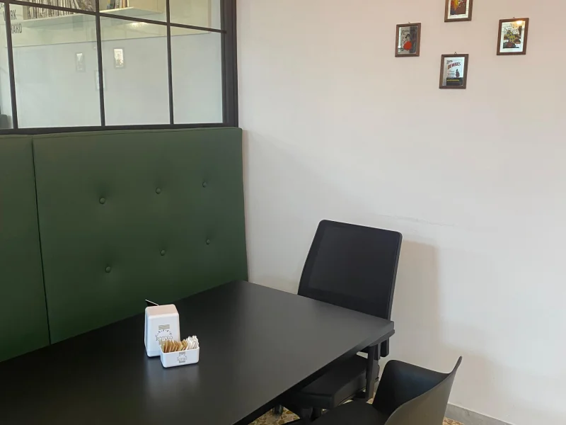 Postazioni condivise 2 - Coworking disponibile per prenotazione