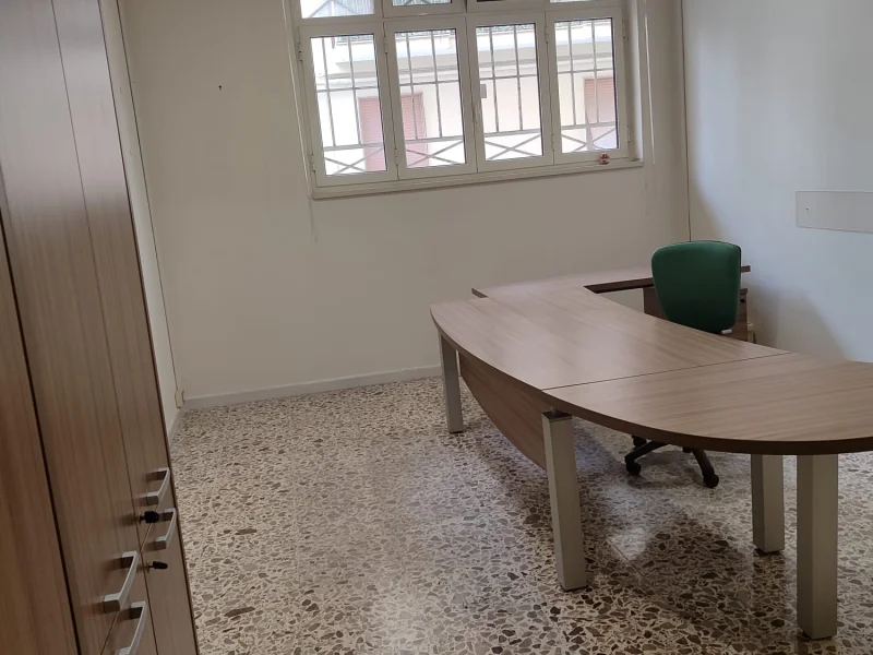 Ufficio 6 a Torre del Greco - Foto 5