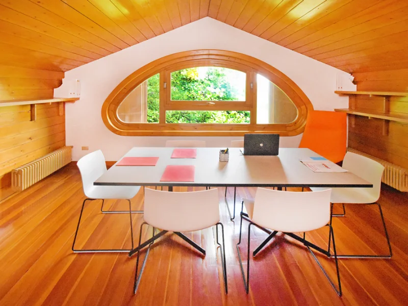 Sala privata sottotetto - Uffici Privati disponibile per prenotazione