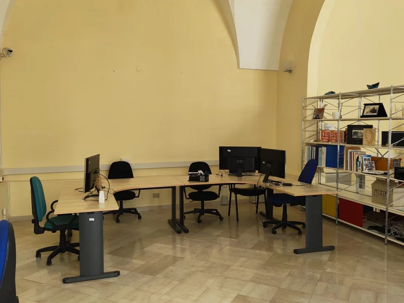 Molo Desk Daily a Brindisi - Foto 3