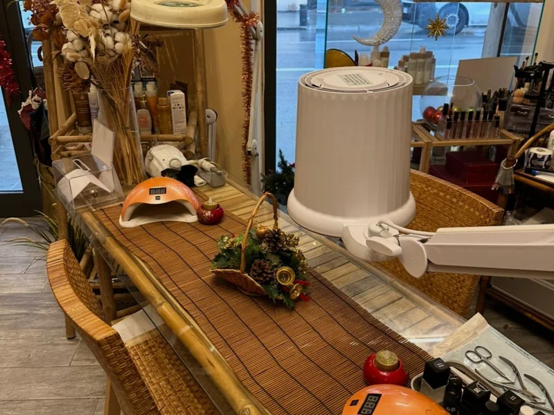 Postazione manicure - Postazione disponibile per prenotazione
