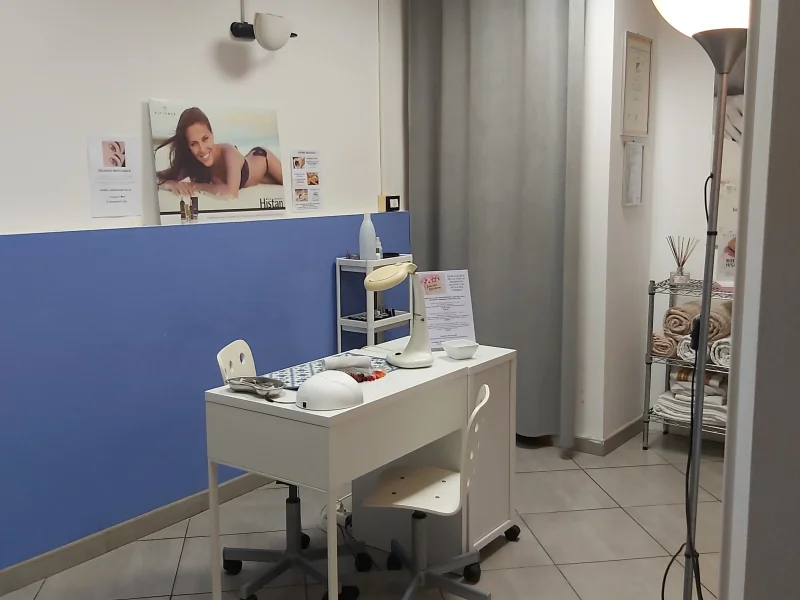 Postazione Manicure a Livorno - Immagine principale