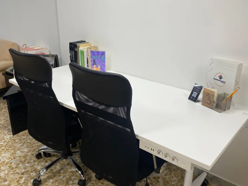 Scrivania 4 - Coworking disponibile per prenotazione