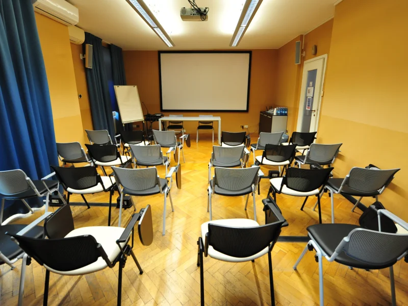 Sala F - Sala Conferenze disponibile per prenotazione