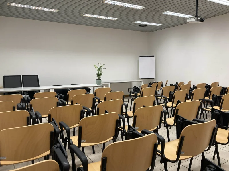 Sala corsi - Sala Conferenze disponibile per prenotazione