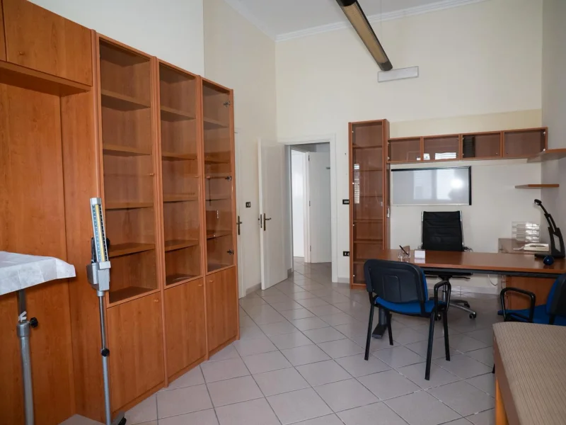 ufficio 1 . a Cellino San Marco - Foto 2