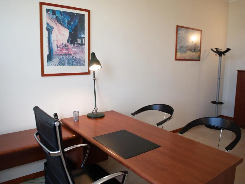 Ufficio una scrivania - Uffici Privati disponibile per prenotazione