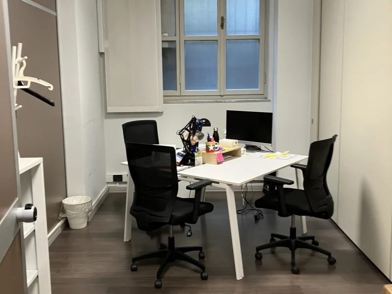 Stanza 2 postazioni - Uffici Privati disponibile per prenotazione