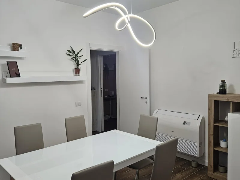 Sala riunioni Incontro - Sala Riunione disponibile per prenotazione