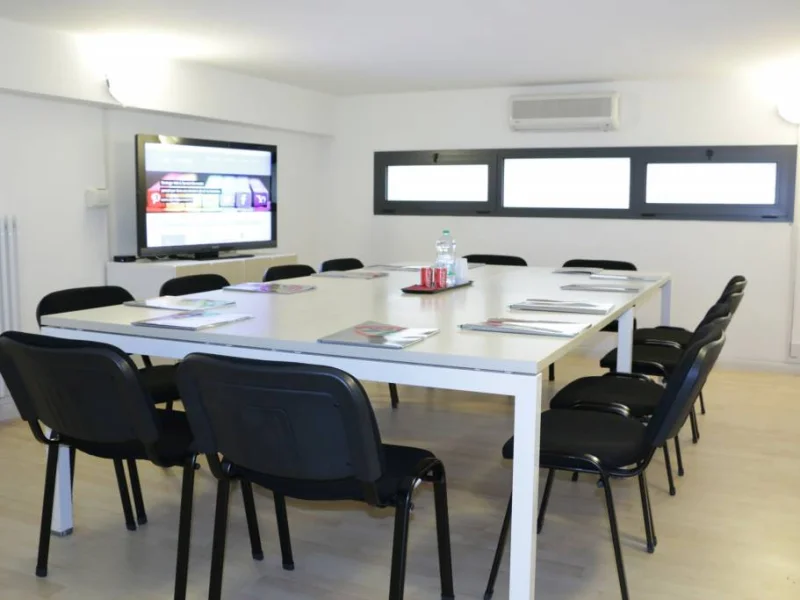 Sala Riunione - Sala Riunione disponibile per prenotazione