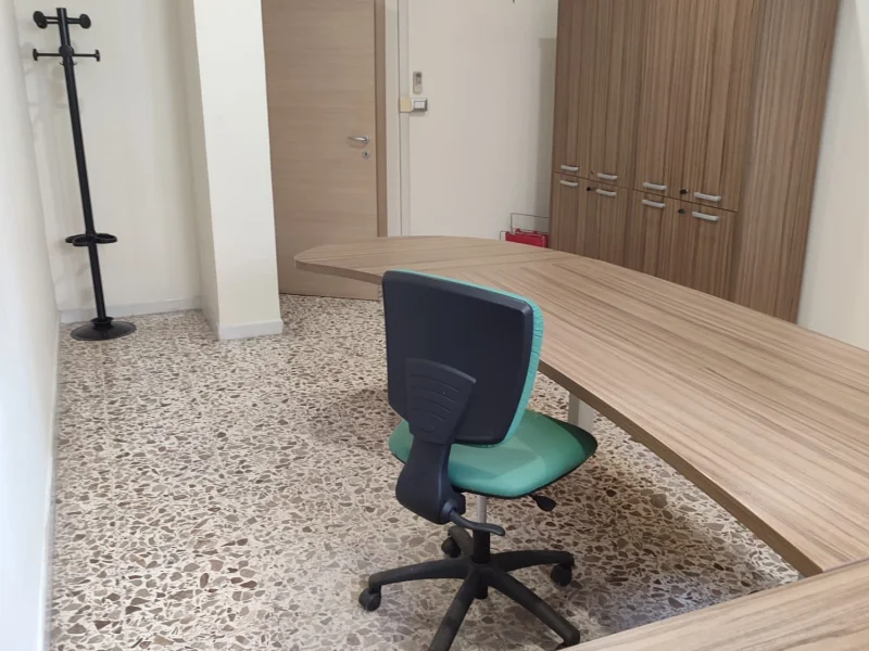 Ufficio 6 a Torre del Greco - Foto 3
