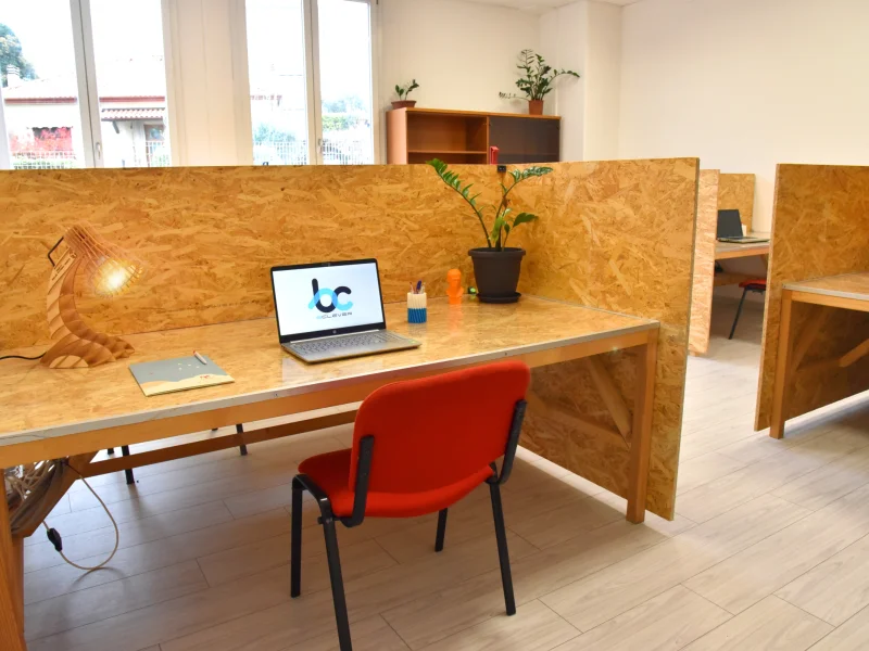 Scrivania in openspace - Postazione disponibile per prenotazione