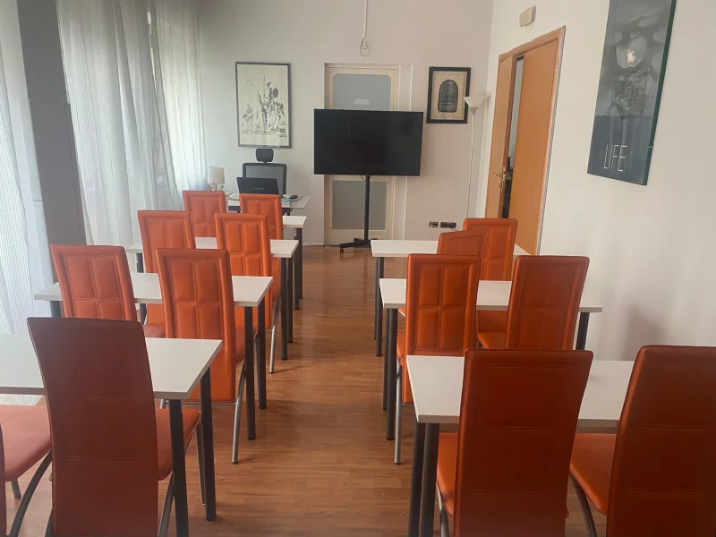 Bari Coworking - Sala Conferenze disponibile per prenotazione