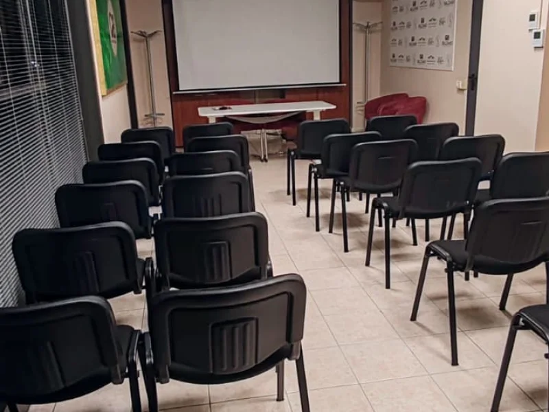 Sala Convegni / Sala corsi - Sala Conferenze disponibile per prenotazione