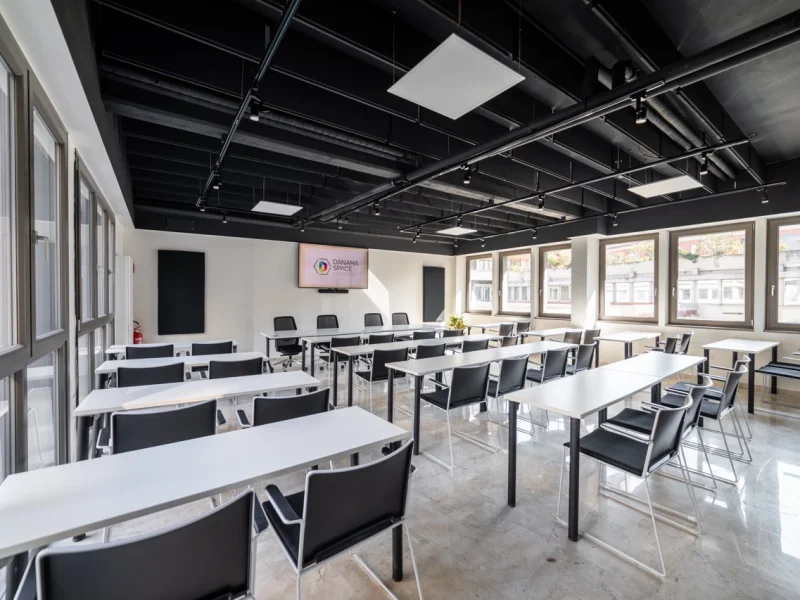 Sala Corsi - Sala Conferenze disponibile per prenotazione