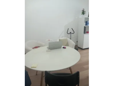 Postazione tavolo condiviso a Messina