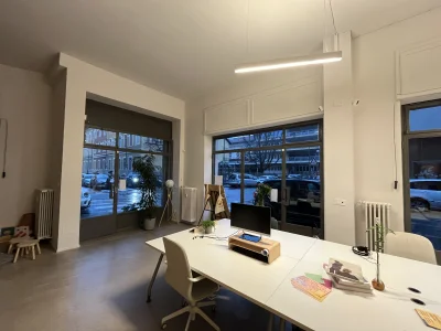 Postazione su tavolo condiviso a Torino