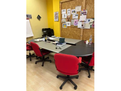 Sala riunione open a Pescara