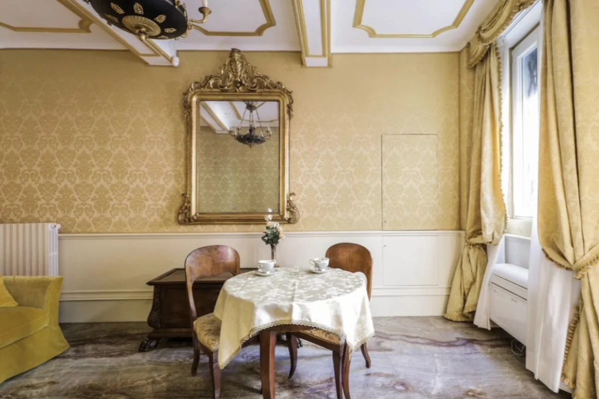 D’Azeglio Privé – Boutique Office
