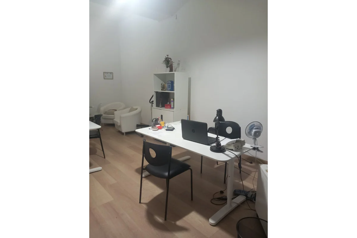 UFFICIO FRONTE STRADA