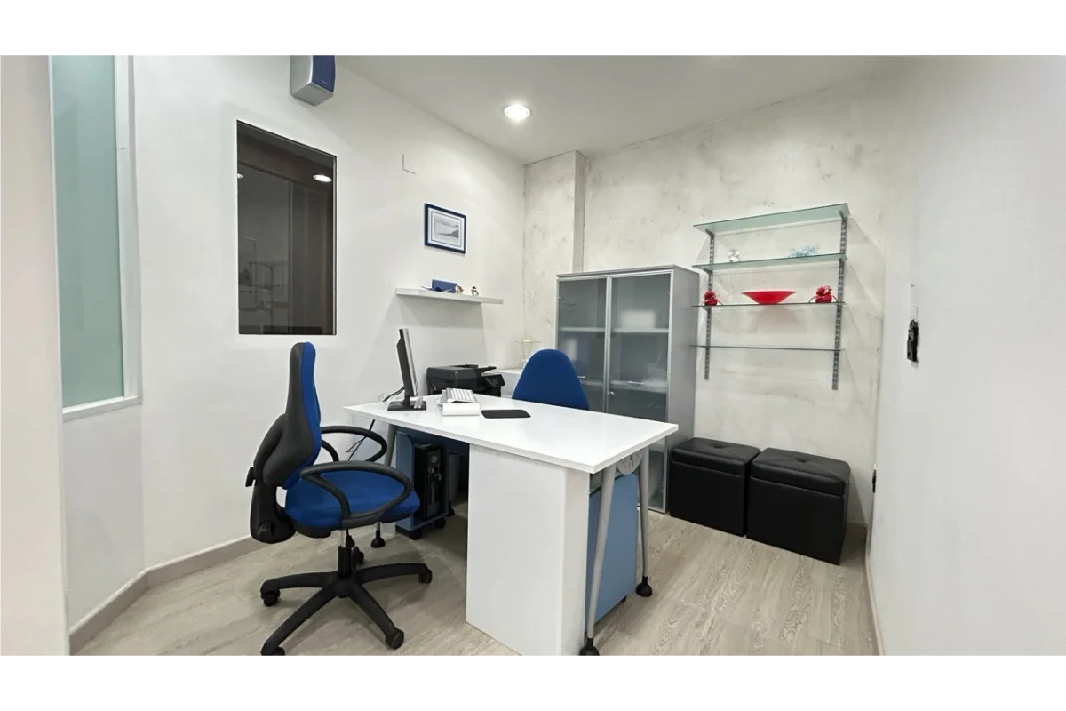 Stanze ad uso esclusivo con utilizzo saletta di attesa