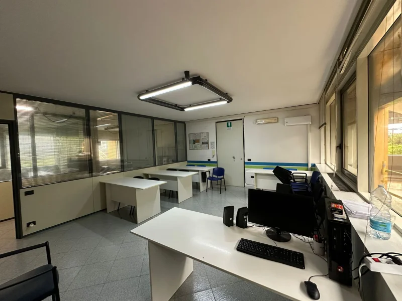 Centro Direzionale Pastena Battipaglia - Foto 4 della struttura