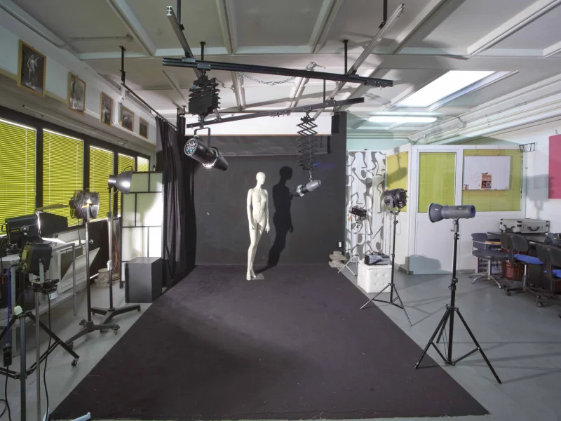 STUDIO FOTOGRAFICO ATTREZZATO - Foto 4 della struttura