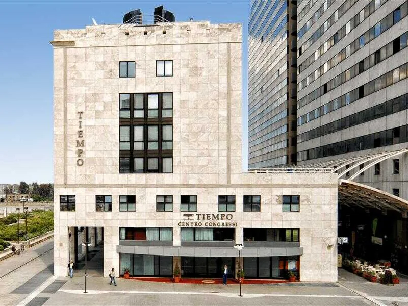 Centro Congressi Tiempo - Spazio professionale a Centro Direzionale Isola E5 sc. A, 80143 Napoli NA, Italia