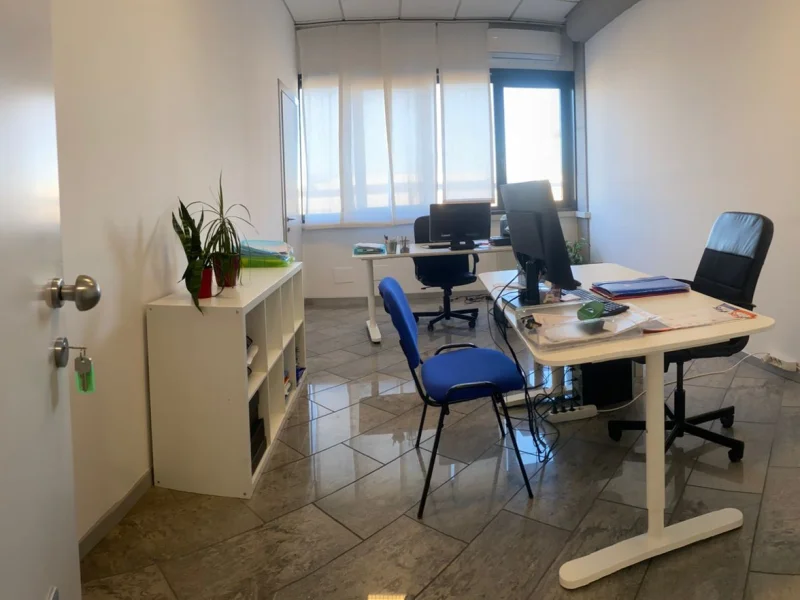 CASTELOFFICE BUSINESS CENTER COWORKING & SELF STORAGE - Foto 4 della struttura