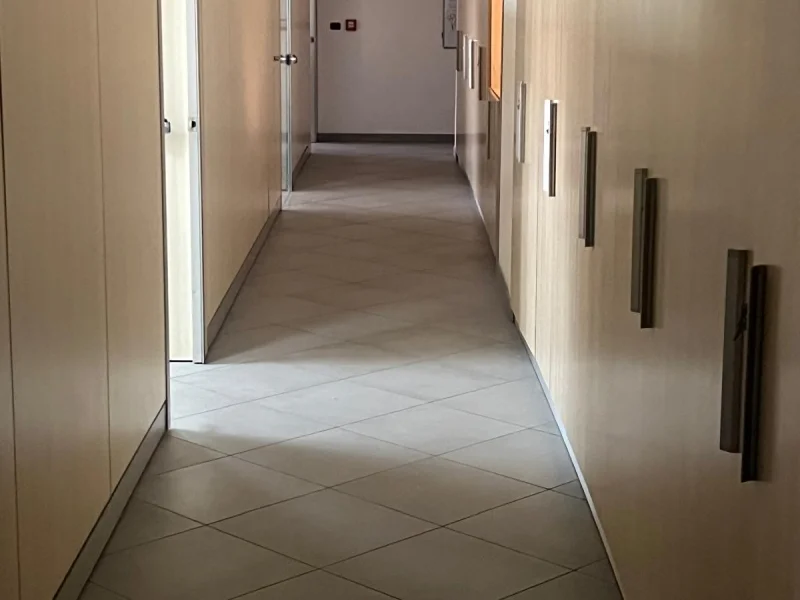 CENTRO COMMERCIALE LE AQUILE - Foto 5 della struttura