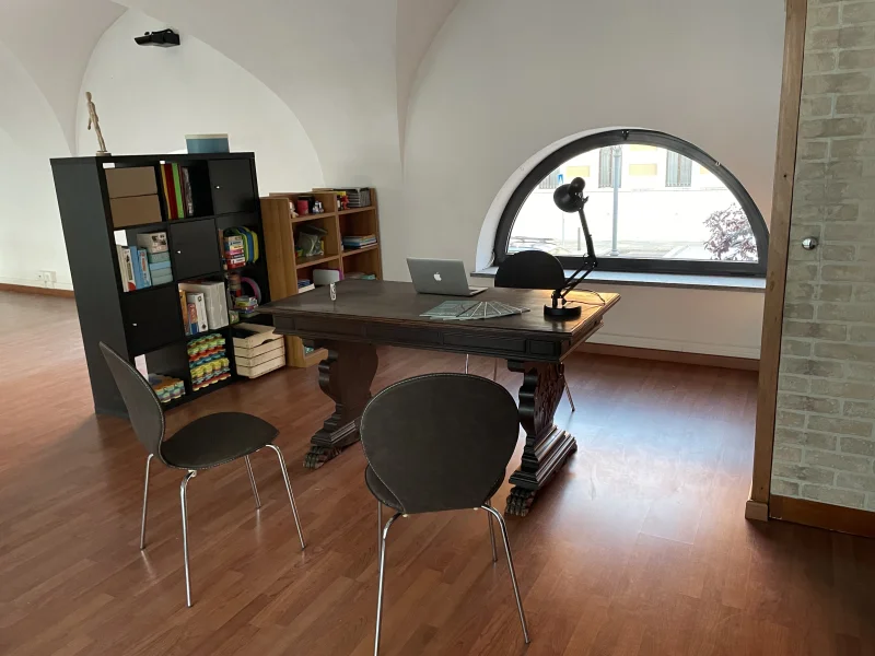 Studio luminoso con volte storiche nel centro di Chieri – ideale per corsi, consulenze e riunioni - Foto 4 della struttura
