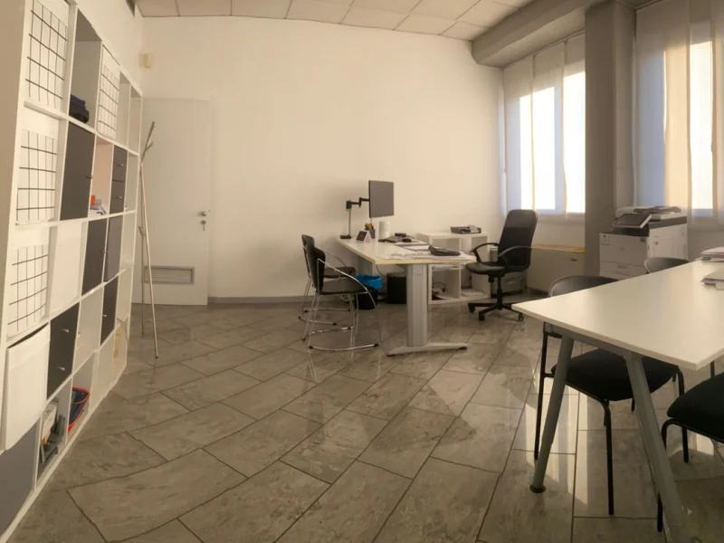 CASTELOFFICE BUSINESS CENTER COWORKING & SELF STORAGE - Foto 3 della struttura