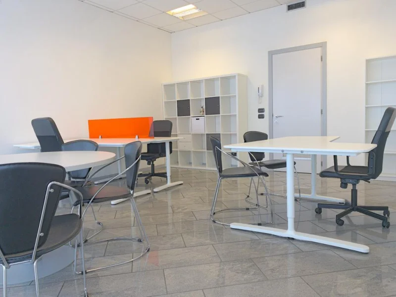 CASTELOFFICE BUSINESS CENTER COWORKING & SELF STORAGE - Foto 5 della struttura