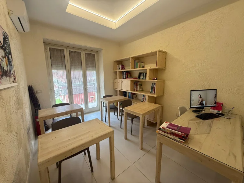 ESF LANGUAGE SERVICE DI LUIGIA PALMIERO - Foto 3 della struttura